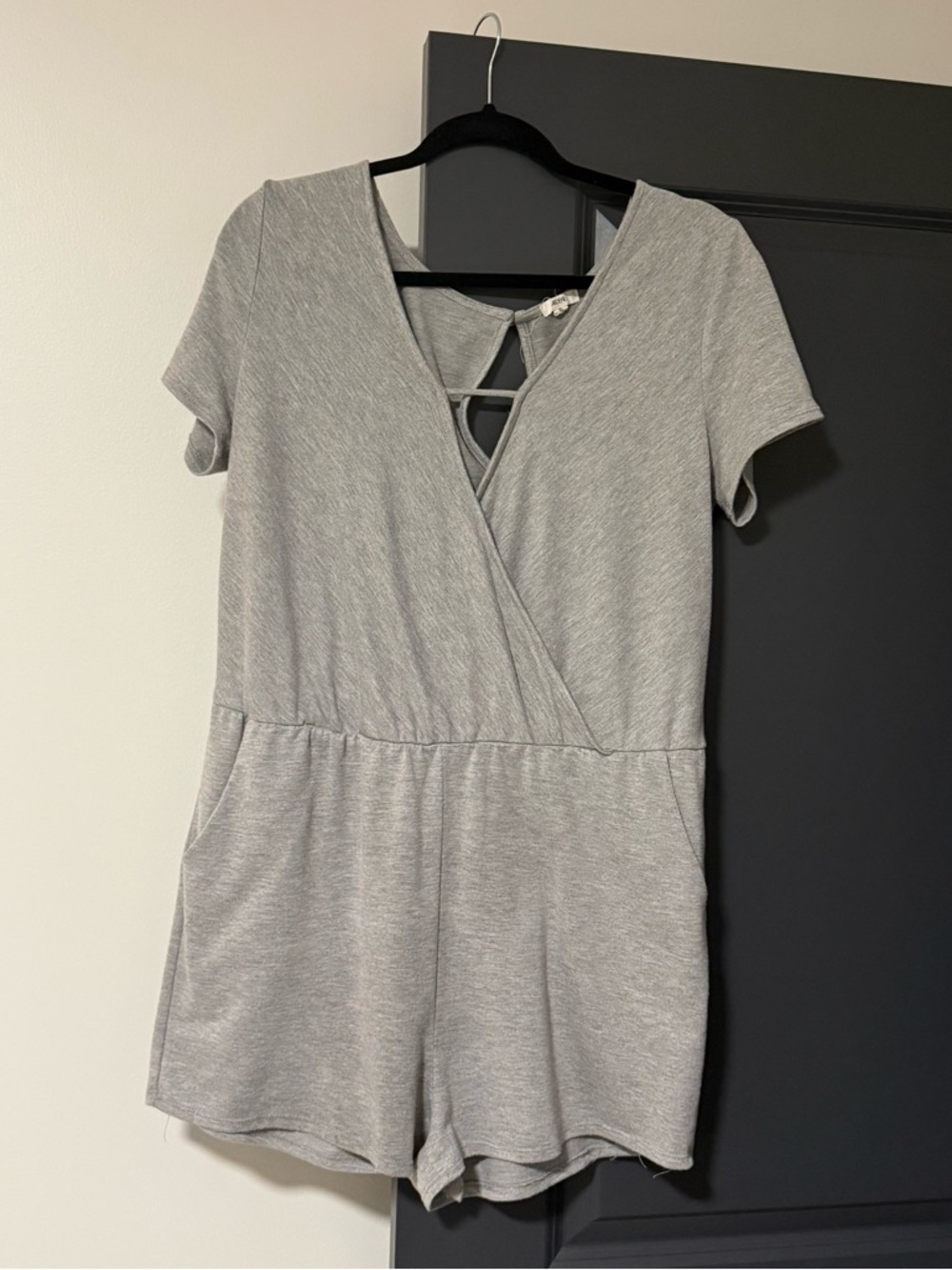 Ardene Gray Short Sleeve V-Neck Romper — SIZE XL